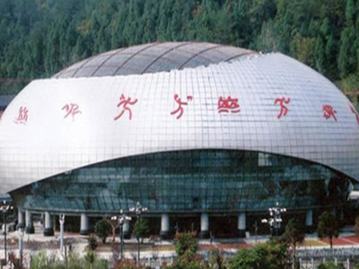 雅安体育中心球形网架加工安装